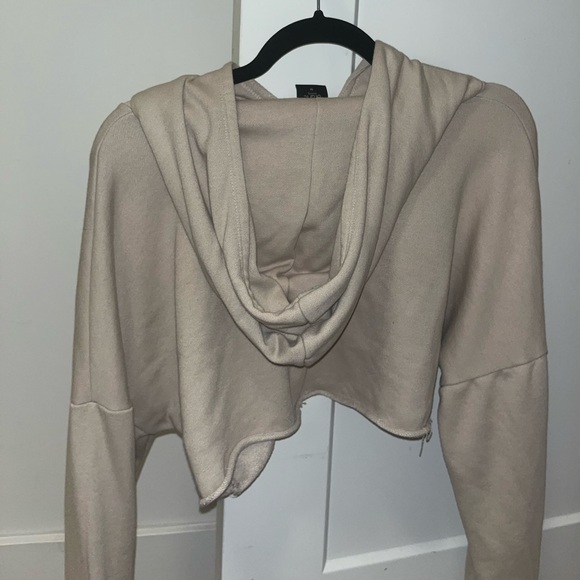 Beige/tan cropped hoodie, size medium but runs small - Picture 2 of 4